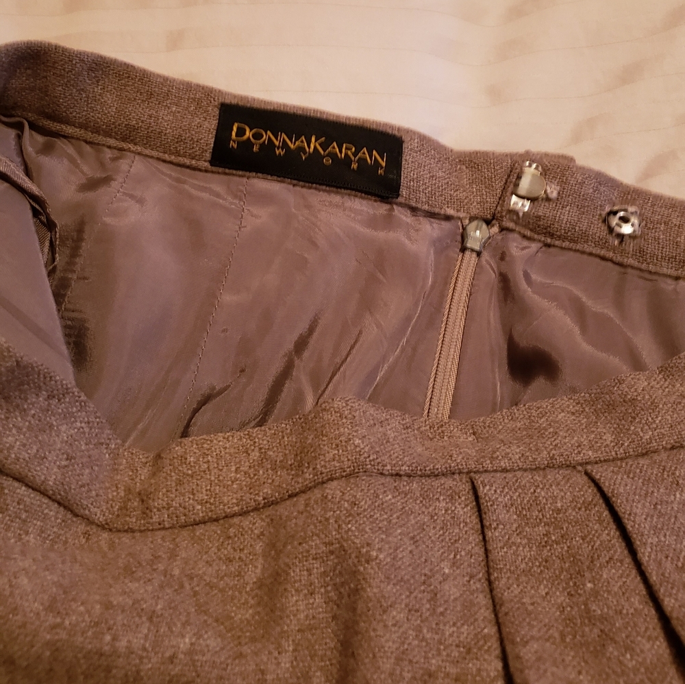 *PRICE DROP* Donna Karan CASHMERE 2 pc jacket and pants 10/M - Picture 6 of 16